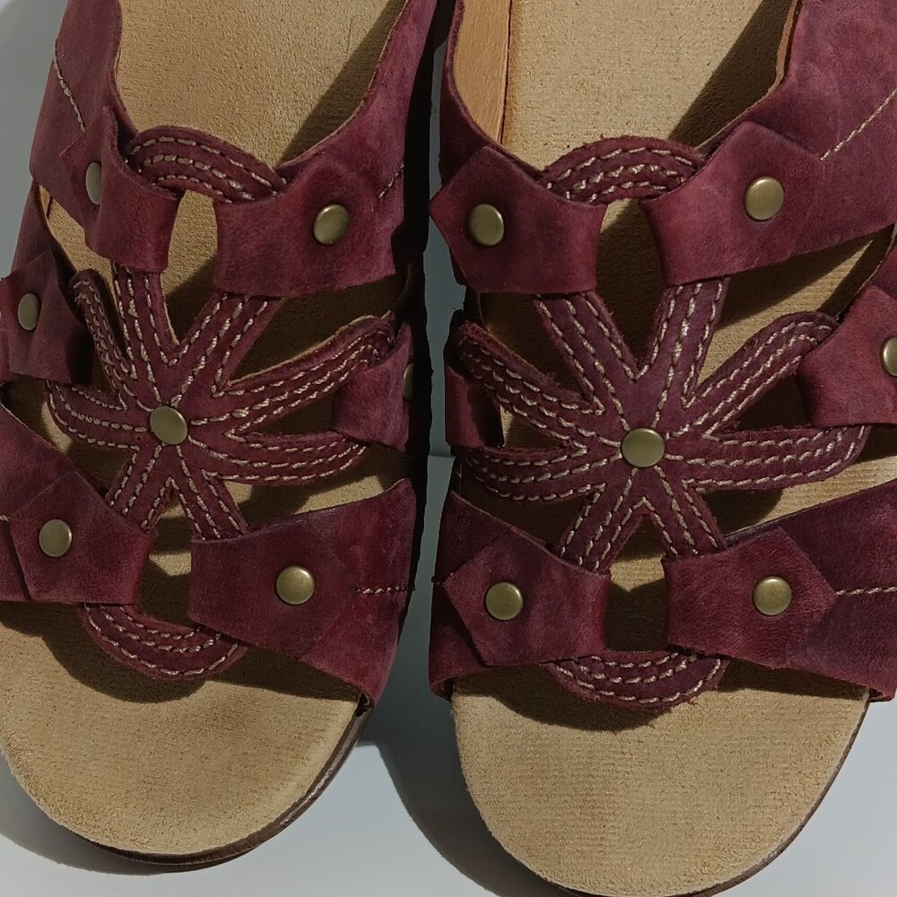 Dansko Serena Slip-on Clog 2.5 in Heel,  Cut Out, Sangria, Size EU 38 US 7.5 - Picture 4 of 9